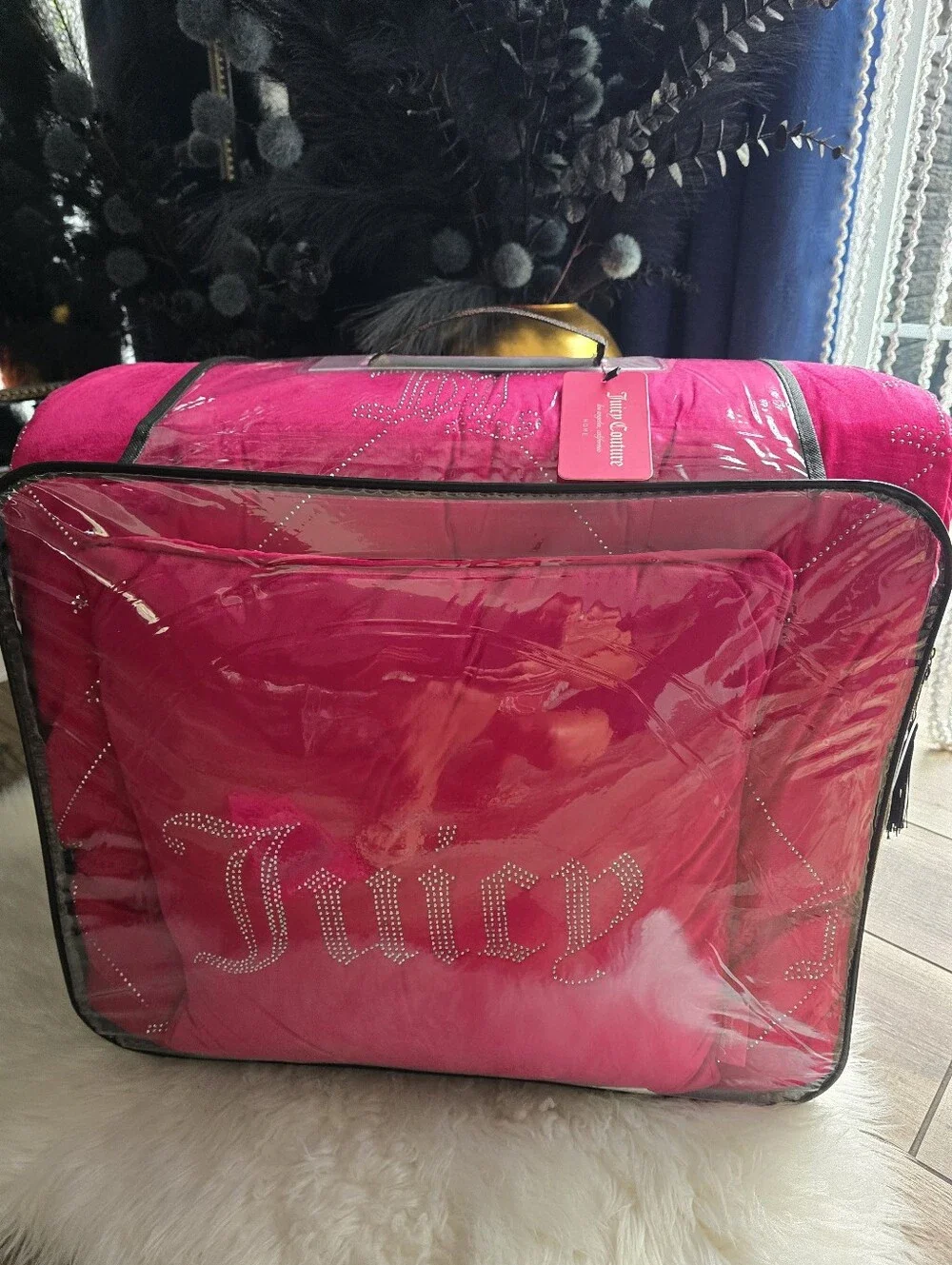 Juicy Couture Full/Queen Hot pink velour rhinestone bed set new